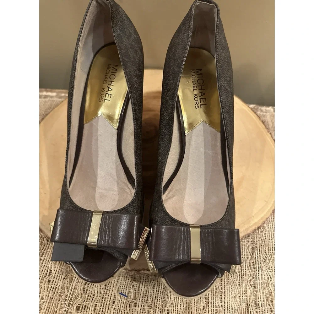 Michael Kors MEG MK 8.5 Brown Logo‎ Signature Peep Toe Bow Espadrille's Wedges